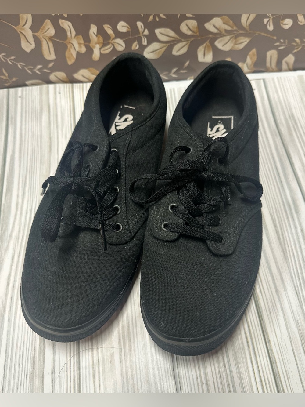 Excellent Condition WOMEN'S VANS ATWOOD SKATE SHOES Black Size 8.5